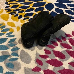 Black Ugg boots